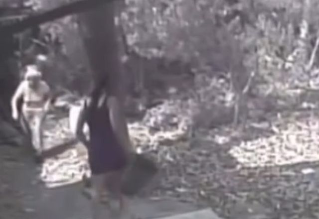 Idosa de 83 anos acusa vizinha de agressão e de tentar enforcá-la