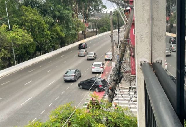 Policial militar fica ferido e arma desaparece após acidente de carro 