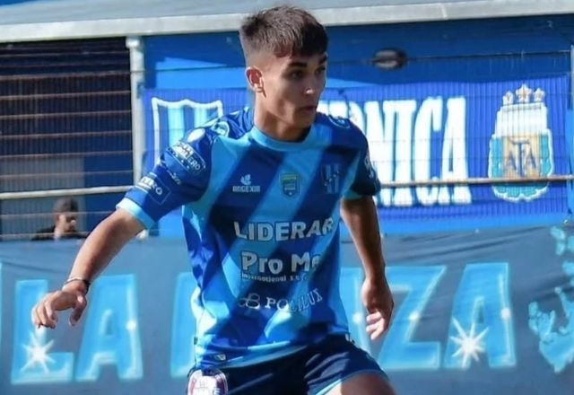 Jogador argentino de 18 anos morre durante cirurgia no joelho Jogador argentino de 18 anos morre durante cirurgia no joelho