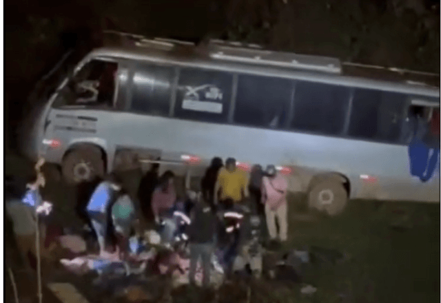 Acidente ônibus - Reprodução