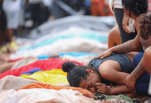 Dezenas de corpos foram levados por moradores para a Praça São Lucas, na Penha, zona norte do Rio de Janeiro, após a operação Contenção | Divulgação/Tomaz Silva/Agência Brasil