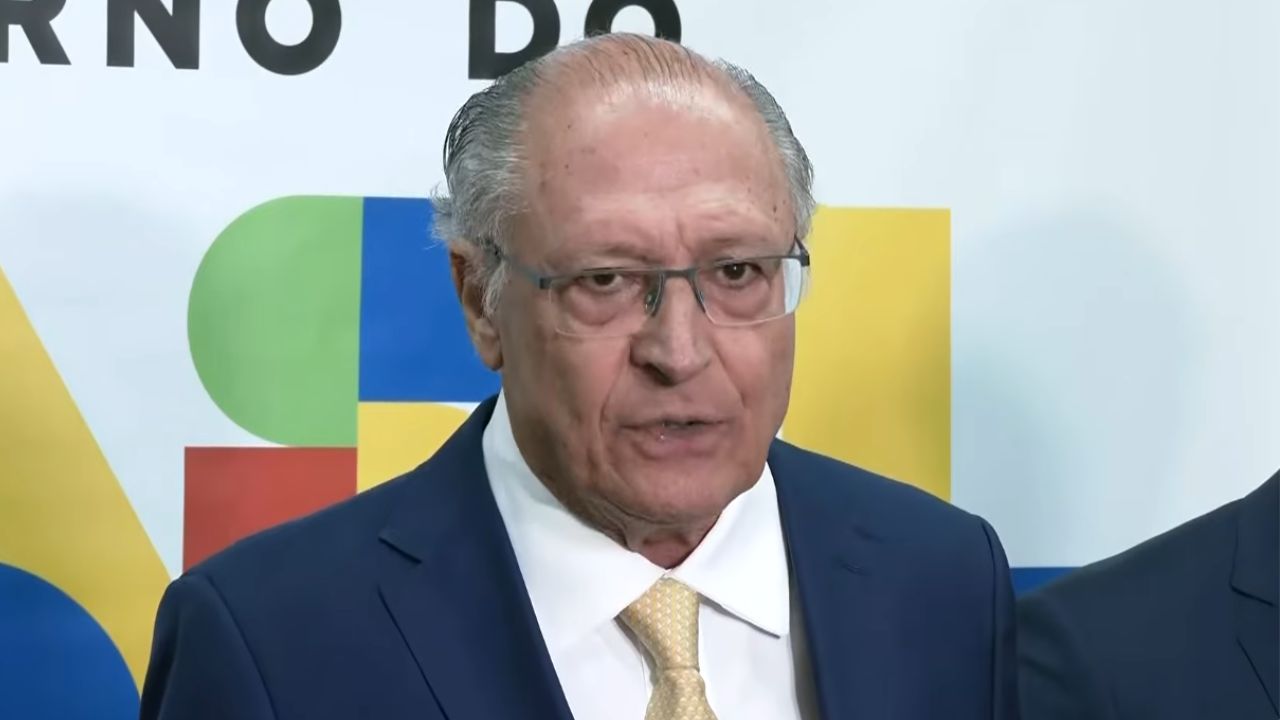 Tarifa de 25% é injusta e Pix será protegido, diz governo Tarifa de 25% é injusta e Pix será protegido, diz governo