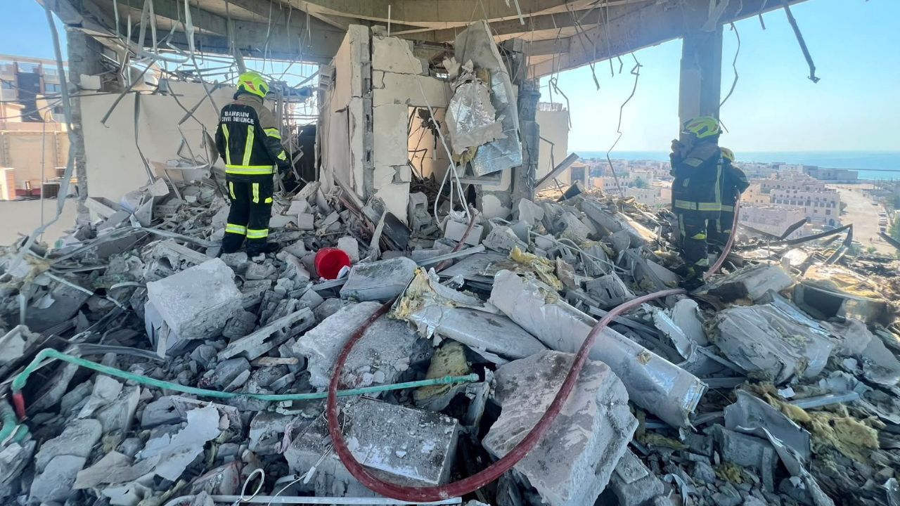 Prédio residencial no Bahrein que, segundo Ministério do Interior, foi atingido por drone iraniano em 28 de junho | Polícia do Bahrein/Divulgação via REUTERS