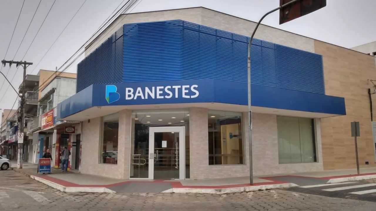 Banestes abre concurso com 936 vagas e salário de R$ 5,6 mil