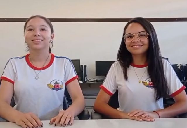 Letícia e Eduarda: meninas de 16 anos idealizaram o Mouseduíno | Divulgação/SEE-MG