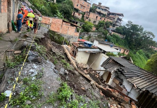 Casa foi atingida por muro de arrimo | Divulgação/CBMMG