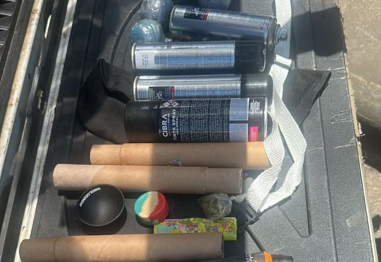 Material apreendido foi recolhido e torcedores foram conduzidos à Central de Flagrantes | Reprodução
