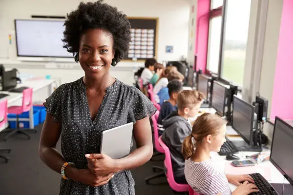 Dia do Professor: entenda como funciona o feriado escolar Dia do Professor: entenda como funciona o feriado escolar