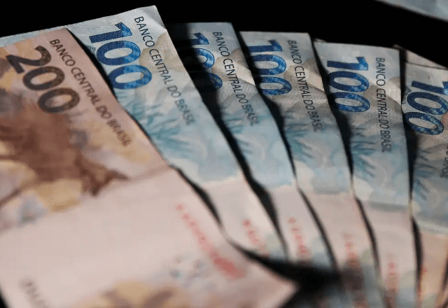 Governo impõe limites contra "juros abusivos" do consignado privado Governo impõe limites contra "juros abusivos" do consignado privado