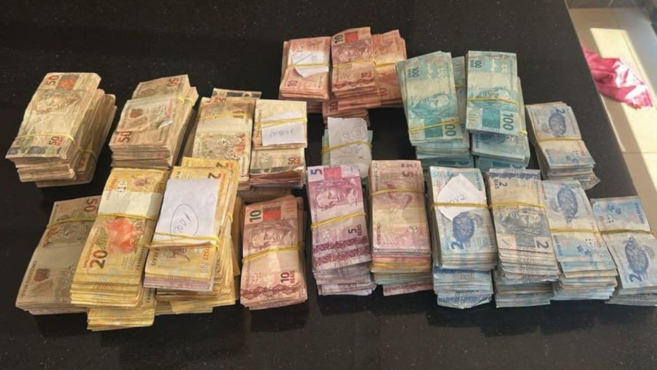 Dinheiro em espécie alvo de apreensão pela PF | Divulgação/Polícia Federal