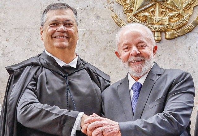 Dino e Lula na posse do ministro no STF, em 2024 | Divulgação/Ricardo Stuckert/PR
