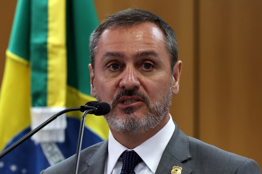 Chefe da PF vai à Câmara em meio a revelação de conversas entre Flávio e Vorcaro e troca em investigação de Lulinha