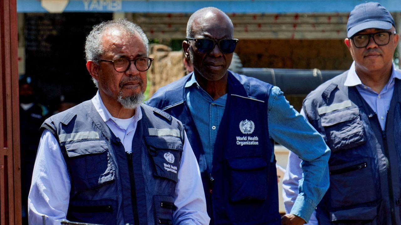 Diretor-geral da OMS, Tedros Adhanom Ghebreyesus, em instalação de resposta ao surto de Ebola em Bunia, província de Ituri, República Democrática do Congo, em 31 de maio de 2026 | Reuters/Gradel Muyisa Mumbere