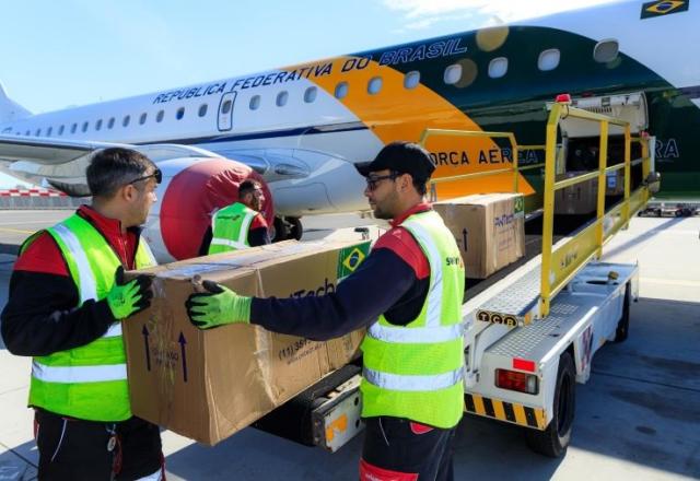 Avião da Presidência da República leva ajuda humanitária para a Faixa de Gaza (FAB/Governo brasileiro/Divulgação)
