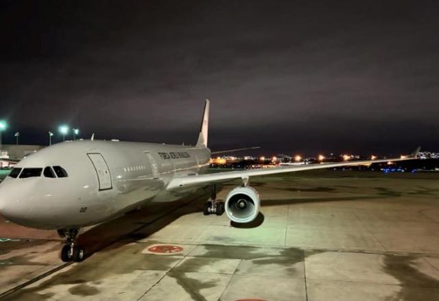 Quinto avião da FAB com repatriados de Israel chega ao Brasil (Governo brasileiro/FAB/Divulgação)