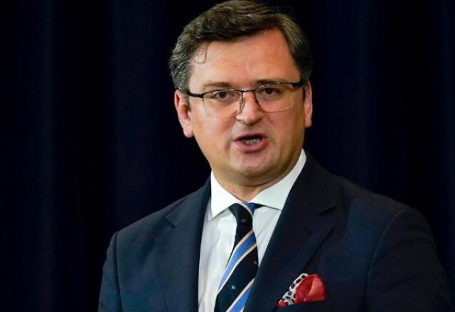 Dmytro Kuleba faz apelo por cessar-fogo e pede ajuda internacional para acabar com a guerra na Ucrânia | AP Photo