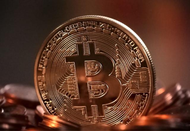 Representação de bitcoin (Michael Wensch/Domínio Público)