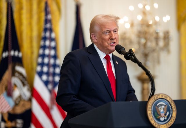 Mundo'Bullying de Trump contra o Brasil está saindo pela culatra', diz The Washington PostPara Lula, o momento é um presente, avalia o artigo, que diz que Trump nunca escondeu a motivação da tarifa: 