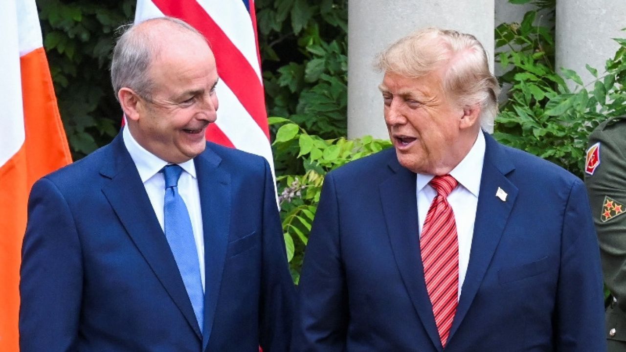 Presidente dos EUA, Donald Trump, é recebido pelo primeiro-ministro da Irlanda, Micheal Martin, em Dublin, Irlanda | Natalia Campos/Reuters
