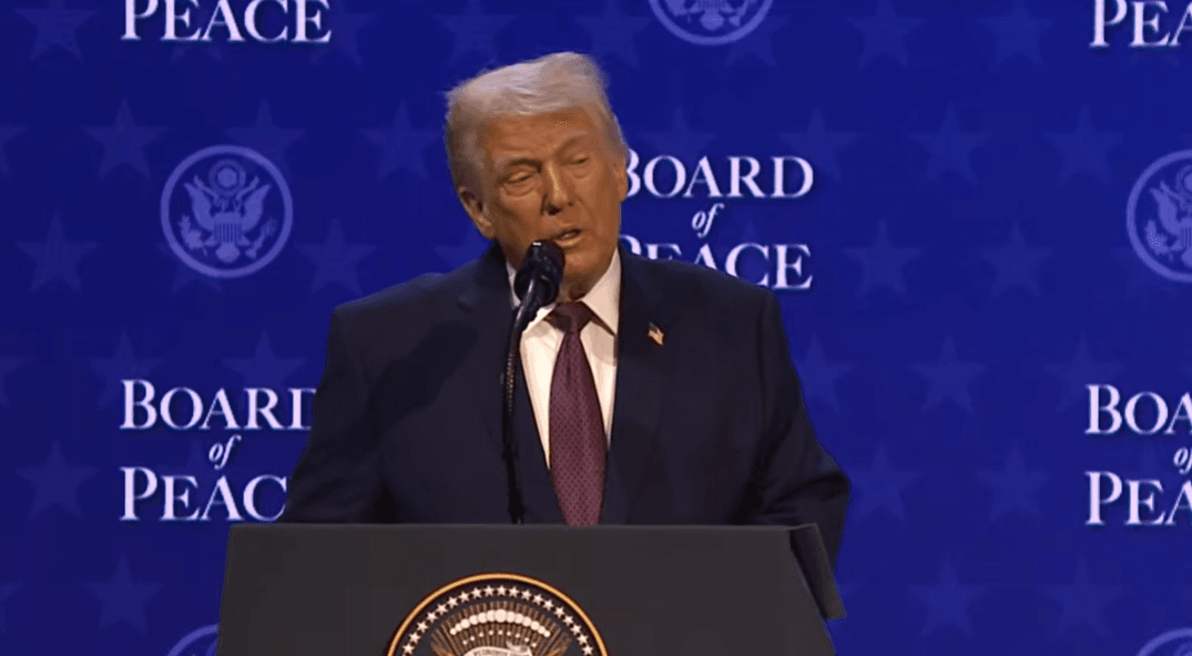 Donald Trump durante lançamento do Conselho da Paz para Gaza | Reprodução/YouTube/Casa Branca