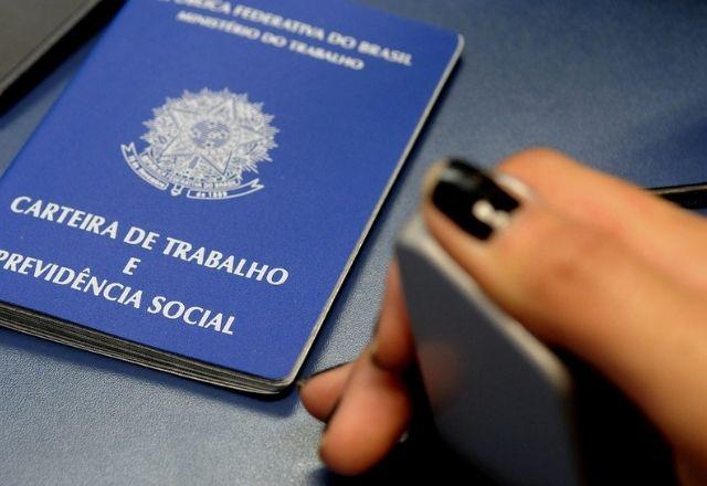 Durante a pandemia, brasileiro presenciou o aumento da informalidade e a queda significativa de renda | Agência Brasil