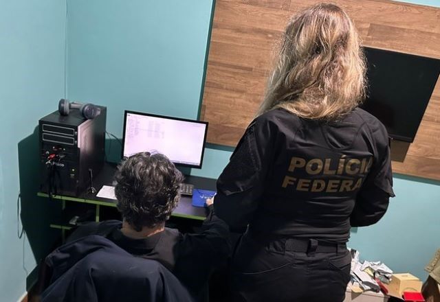Durante cumprimento dos mandados de busca e apreensão, foram realizadas dezenas de prisões em flagrante, segundo a PF | Divulgação/Polícia Federal