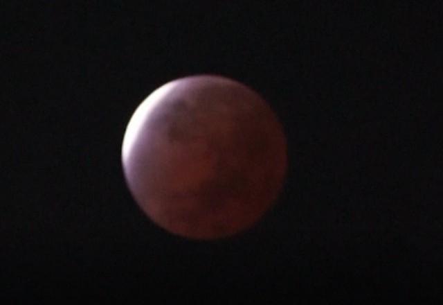 Eclipse lunar