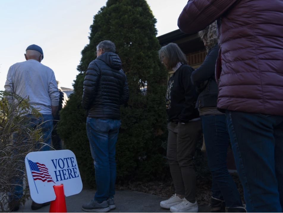 Eleitores votam na Carolina do Norte, Estados Unidos | Stephanie Scarbrough/AP Photo