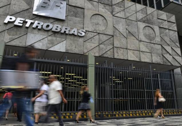 Em nota, Petrobras diz que colabora com investigações da Lava Jato