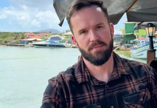 Empresário é assassinado a facadas em Camboriú (SC); ex-marido é principal suspeito Empresário é assassinado a facadas em Camboriú (SC); ex-marido é principal suspeito