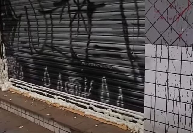 Entrada de comércios de Porto Alegre com espuma expansiva