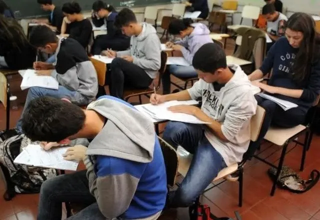 Previsão é de que mudanças sejam implementadas a partir de 2025 nas escolas | Gabriel Jabur/Agência Brasil