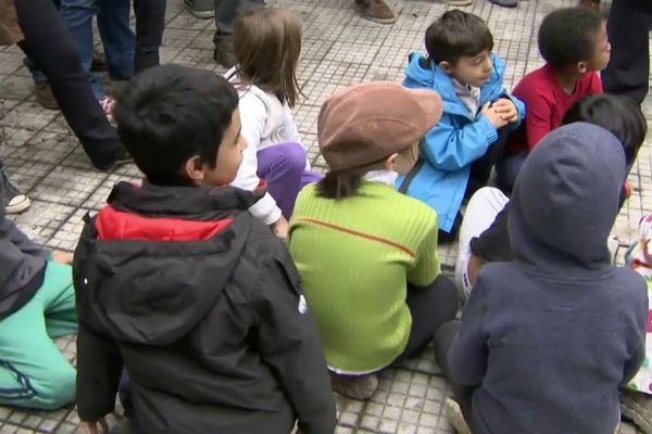 Escolas estaduais e particulares aderiram à greve geral Escolas estaduais e particulares aderiram à greve geral