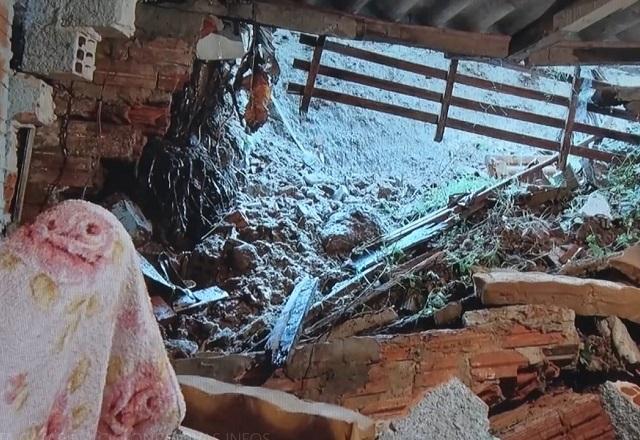 Escombros de casa destruída