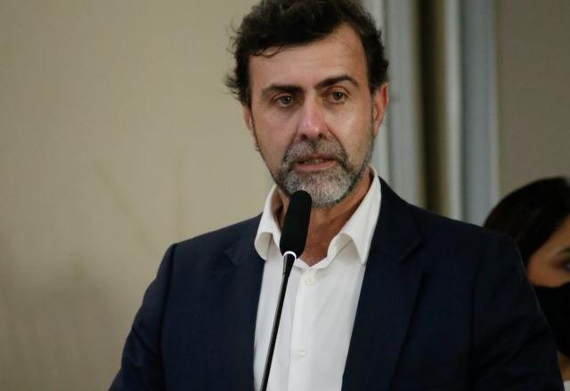 Marcelo Freixo fala ao microfone (Júlio Gomes/Leia Já Imagens/Estadão Conteúdo)