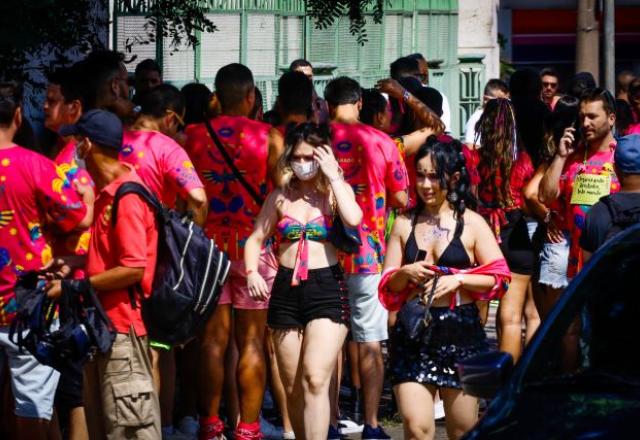 Aglomeração no Carnaval (Aloisio Maurício/FotoArena/Estadão Conteúdo)