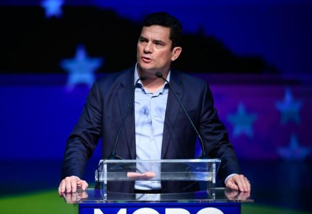 Sergio Moro fala ao microfone (Mateus Bonomi/Estadão Conteúdo)