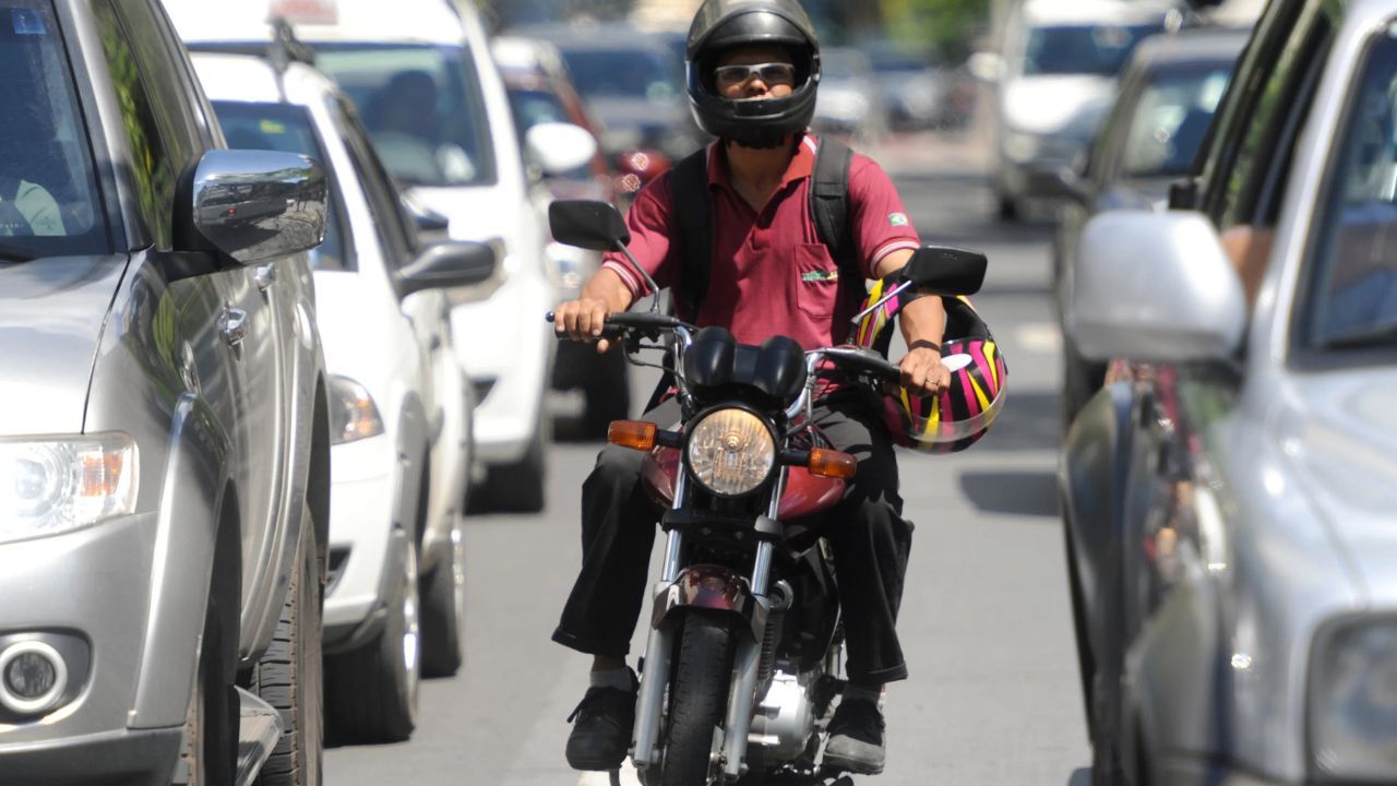 Câmara de BH aprova multa de R$ 500 para motos barulhentas Câmara de BH aprova multa de R$ 500 para motos barulhentas