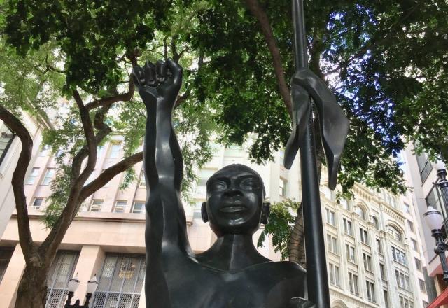 Estátua do Zumbi dos Palmares no centro de São Paulo