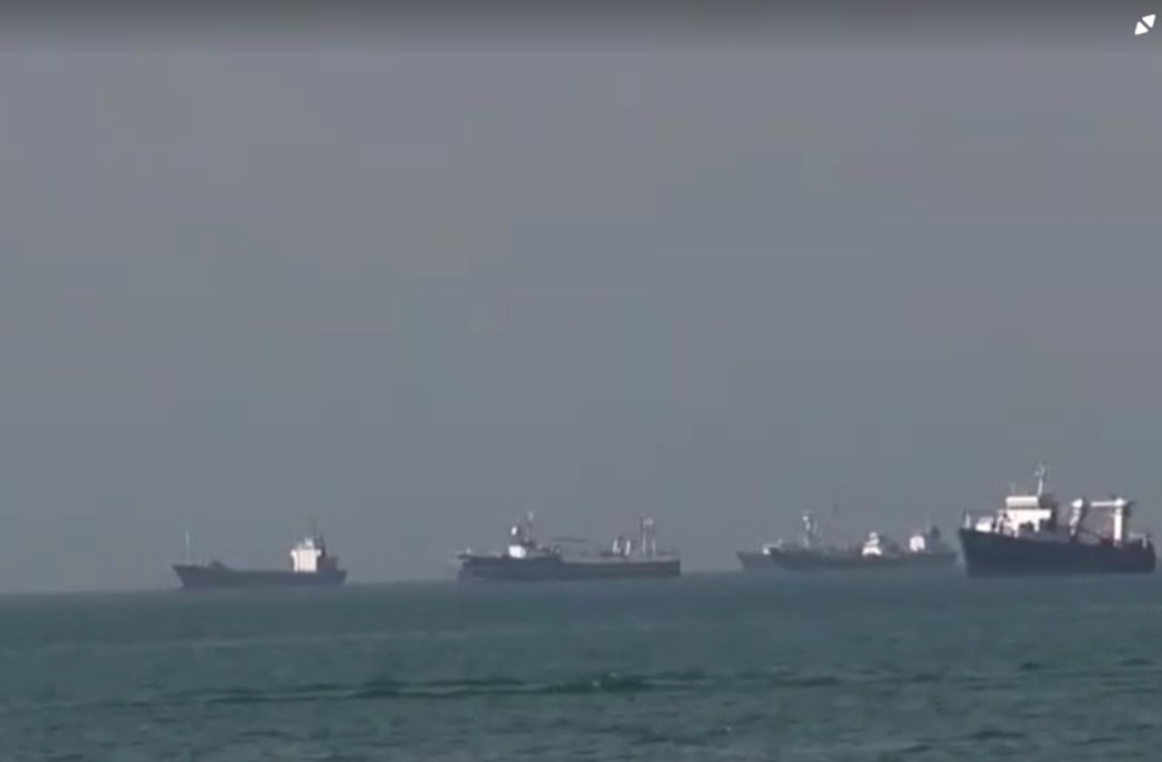 Imagem da notícia: Irã registra explosões no Ormuz em meio a acordo com os EUA Imagem da notícia: Irã registra explosões no Ormuz em meio a acordo com os EUA