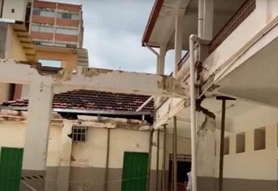 Mais da metade dos alunos negros estuda sem biblioteca, quadra esportiva e laboratório no Brasil