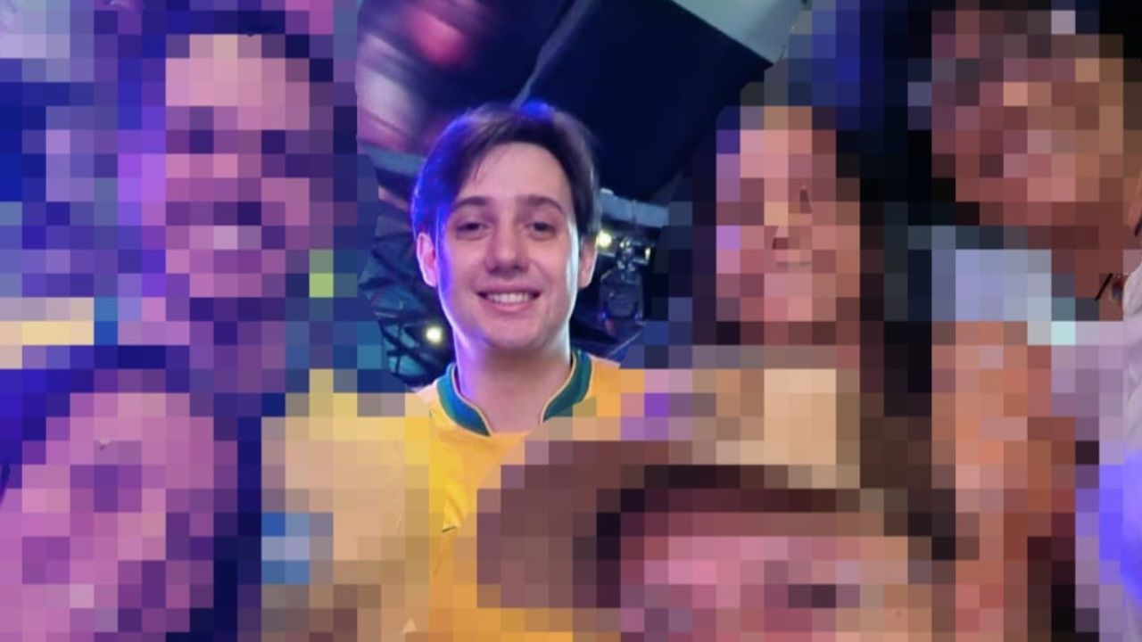 Estudante Matheus Nucci Mascarenhas ao lado de amigos venezuelanos com a camisa da seleção em dia de jogo antes dos tremores | Arquivo pessoal