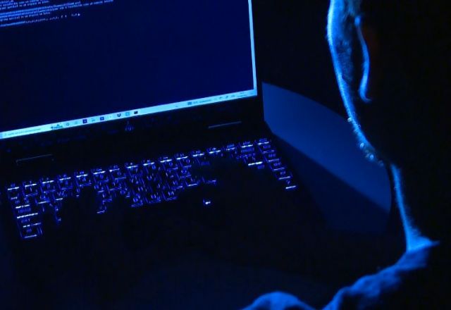Estudo revela milhares de anúncios de golpe envolvendo o Serasa nas redes sociais