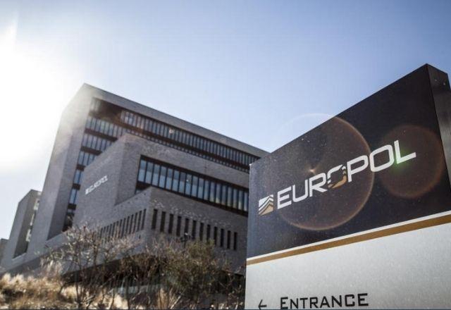 Ação da Europol derrubou alguns dos principais sites de comércio ilegal na dark web | Divulgação/Europol