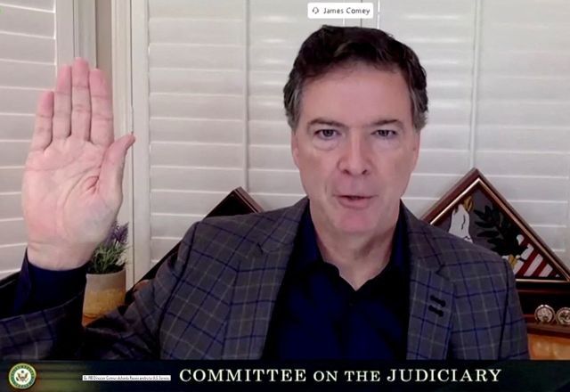 Ex-diretor do FBI James Comey presta depoimento a comitê do Senado dos EUA | 30/9/2020/Comitê Judiciário do Senado dos EUA/Divulgação via Reuters