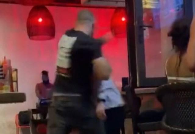Ex-lutador de MMA nocauteia cliente em bar na Flórida, EUA