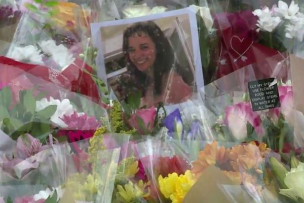 Ex-marido é suspeito de matar brasileira a facadas na Inglaterra 