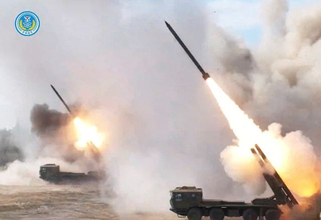 China realiza novos exercícios militares ao redor de Taiwan China realiza novos exercícios militares ao redor de Taiwan