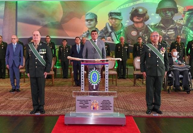 Cerimônia de posse do novo comandante (Divulgação/Exército)