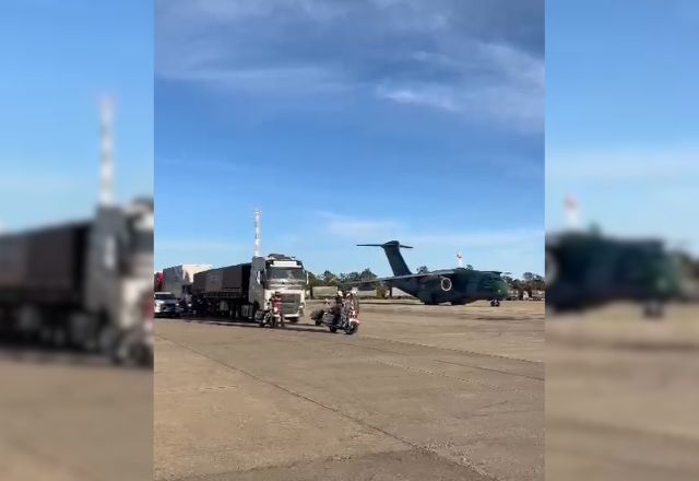FAB e Exército Brasileiro transportam 425 toneladas de doações para o RS